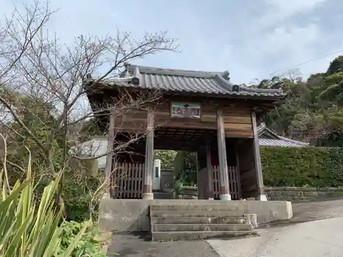 福満寺の山門