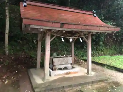 阿知江磯部神社の手水舎