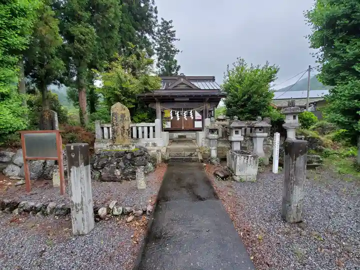 石村神社の本殿・本堂