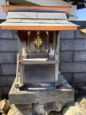 稲荷神社、他不明社　五郎丸初生地　山神の本殿・本堂