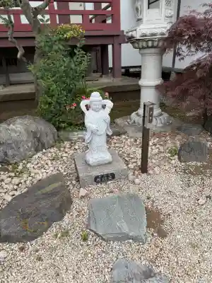 妙秀寺の{uncategorized: "未分類", other: "その他", undefined: "問題あり", building: "その他建物", grave: "お墓", sacred_gate: "鳥居", guardian: "狛犬", statue: "像", buddha: "仏像", history: "歴史", nature: "自然", garden: "庭園", animal: "動物", pagoda: "塔", temizu: "手水舎", mountain_gate: "山門・神門", sanctuary: "本殿・本堂", subordinate: "末社・摂社", art: "芸術", scenery: "景色", jizo: "地蔵", ema: "絵馬", goshuin: "御朱印", omikuji: "おみくじ", items: "授与品その他", amulet: "お守り", goshuincho: "御朱印帳", eats: "食事", festival: "お祭り", votive_dance: "神楽", shichigosan: "七五三参", wedding: "結婚式", experience: "体験その他", initially: "初詣", around: "周辺", anti_infection: "感染症対策"}