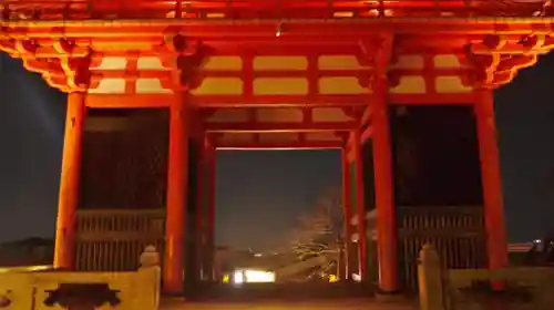 清水寺の山門・神門