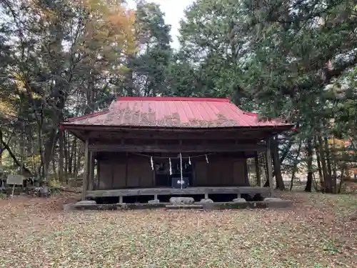 巨麻神社の本殿