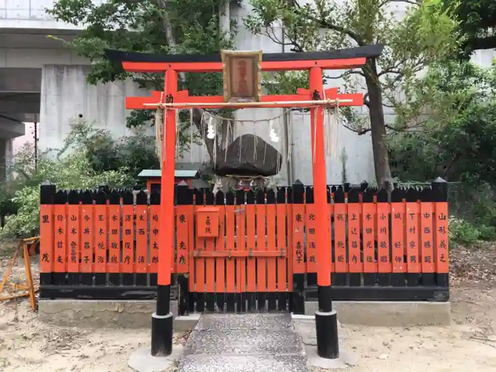 鴨高田神社の末社・摂社