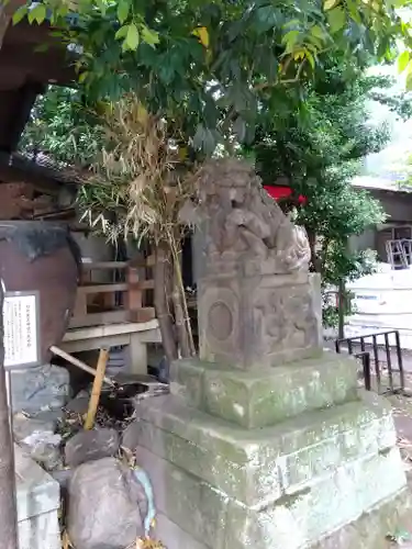 稲荷鬼王神社の狛犬