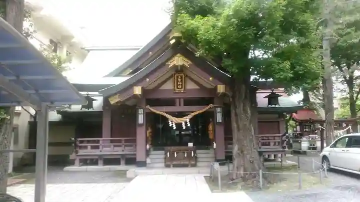 三吉神社の本殿・本堂