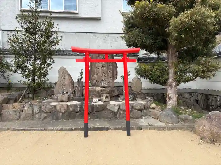 妙光院の{uncategorized: "未分類", other: "その他", undefined: "問題あり", building: "その他建物", grave: "お墓", sacred_gate: "鳥居", guardian: "狛犬", statue: "像", buddha: "仏像", history: "歴史", nature: "自然", garden: "庭園", animal: "動物", pagoda: "塔", temizu: "手水舎", mountain_gate: "山門・神門", sanctuary: "本殿・本堂", subordinate: "末社・摂社", art: "芸術", scenery: "景色", jizo: "地蔵", ema: "絵馬", goshuin: "御朱印", omikuji: "おみくじ", items: "授与品その他", amulet: "お守り", goshuincho: "御朱印帳", eats: "食事", festival: "お祭り", votive_dance: "神楽", shichigosan: "七五三参", wedding: "結婚式", experience: "体験その他", initially: "初詣", around: "周辺", anti_infection: "感染症対策"}