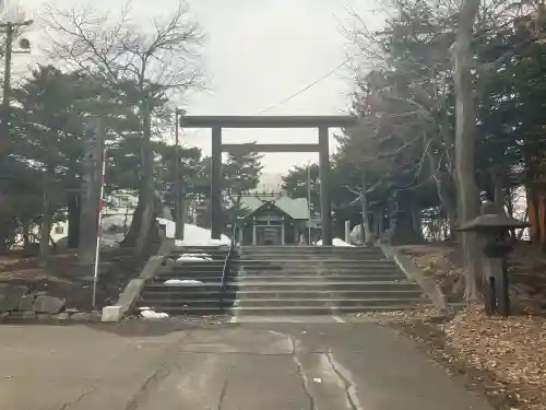 江別神社の{uncategorized: "未分類", other: "その他", undefined: "問題あり", building: "その他建物", grave: "お墓", sacred_gate: "鳥居", guardian: "狛犬", statue: "像", buddha: "仏像", history: "歴史", nature: "自然", garden: "庭園", animal: "動物", pagoda: "塔", temizu: "手水舎", mountain_gate: "山門・神門", sanctuary: "本殿・本堂", subordinate: "末社・摂社", art: "芸術", scenery: "景色", jizo: "地蔵", ema: "絵馬", goshuin: "御朱印", omikuji: "おみくじ", items: "授与品その他", amulet: "お守り", goshuincho: "御朱印帳", eats: "食事", festival: "お祭り", votive_dance: "神楽", shichigosan: "七五三参", wedding: "結婚式", experience: "体験その他", initially: "初詣", around: "周辺", anti_infection: "感染症対策"}