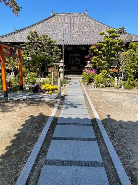 観音寺の本殿・本堂