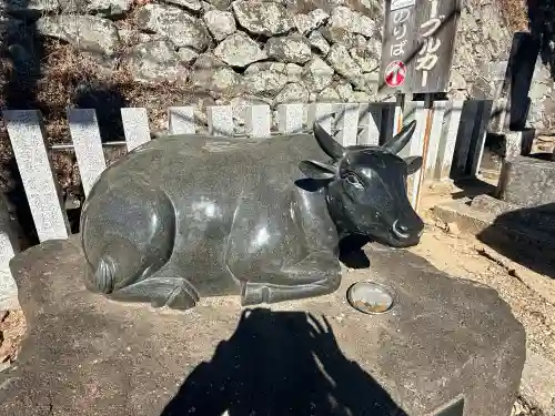 筑波山神社の{uncategorized: "未分類", other: "その他", undefined: "問題あり", building: "その他建物", grave: "お墓", sacred_gate: "鳥居", guardian: "狛犬", statue: "像", buddha: "仏像", history: "歴史", nature: "自然", garden: "庭園", animal: "動物", pagoda: "塔", temizu: "手水舎", mountain_gate: "山門・神門", sanctuary: "本殿・本堂", subordinate: "末社・摂社", art: "芸術", scenery: "景色", jizo: "地蔵", ema: "絵馬", goshuin: "御朱印", omikuji: "おみくじ", items: "授与品その他", amulet: "お守り", goshuincho: "御朱印帳", eats: "食事", festival: "お祭り", votive_dance: "神楽", shichigosan: "七五三参", wedding: "結婚式", experience: "体験その他", initially: "初詣", around: "周辺", anti_infection: "感染症対策"}