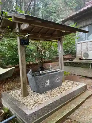 八幡神社の{uncategorized: "未分類", other: "その他", undefined: "問題あり", building: "その他建物", grave: "お墓", sacred_gate: "鳥居", guardian: "狛犬", statue: "像", buddha: "仏像", history: "歴史", nature: "自然", garden: "庭園", animal: "動物", pagoda: "塔", temizu: "手水舎", mountain_gate: "山門・神門", sanctuary: "本殿・本堂", subordinate: "末社・摂社", art: "芸術", scenery: "景色", jizo: "地蔵", ema: "絵馬", goshuin: "御朱印", omikuji: "おみくじ", items: "授与品その他", amulet: "お守り", goshuincho: "御朱印帳", eats: "食事", festival: "お祭り", votive_dance: "神楽", shichigosan: "七五三参", wedding: "結婚式", experience: "体験その他", initially: "初詣", around: "周辺", anti_infection: "感染症対策"}