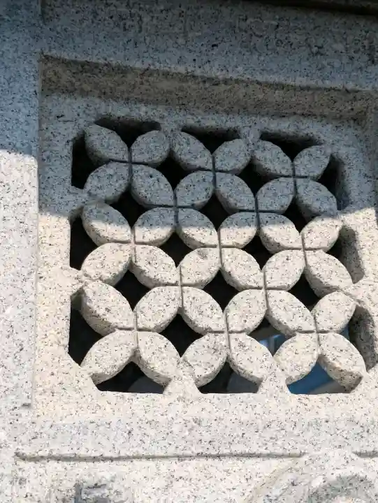 稲荷神社(鍛冶稲荷神社)の{uncategorized: "未分類", other: "その他", undefined: "問題あり", building: "その他建物", grave: "お墓", sacred_gate: "鳥居", guardian: "狛犬", statue: "像", buddha: "仏像", history: "歴史", nature: "自然", garden: "庭園", animal: "動物", pagoda: "塔", temizu: "手水舎", mountain_gate: "山門・神門", sanctuary: "本殿・本堂", subordinate: "末社・摂社", art: "芸術", scenery: "景色", jizo: "地蔵", ema: "絵馬", goshuin: "御朱印", omikuji: "おみくじ", items: "授与品その他", amulet: "お守り", goshuincho: "御朱印帳", eats: "食事", festival: "お祭り", votive_dance: "神楽", shichigosan: "七五三参", wedding: "結婚式", experience: "体験その他", initially: "初詣", around: "周辺", anti_infection: "感染症対策"}