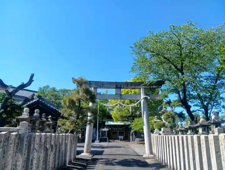 天神神社(柳津天神神社)の{uncategorized: "未分類", other: "その他", undefined: "問題あり", building: "その他建物", grave: "お墓", sacred_gate: "鳥居", guardian: "狛犬", statue: "像", buddha: "仏像", history: "歴史", nature: "自然", garden: "庭園", animal: "動物", pagoda: "塔", temizu: "手水舎", mountain_gate: "山門・神門", sanctuary: "本殿・本堂", subordinate: "末社・摂社", art: "芸術", scenery: "景色", jizo: "地蔵", ema: "絵馬", goshuin: "御朱印", omikuji: "おみくじ", items: "授与品その他", amulet: "お守り", goshuincho: "御朱印帳", eats: "食事", festival: "お祭り", votive_dance: "神楽", shichigosan: "七五三参", wedding: "結婚式", experience: "体験その他", initially: "初詣", around: "周辺", anti_infection: "感染症対策"}
