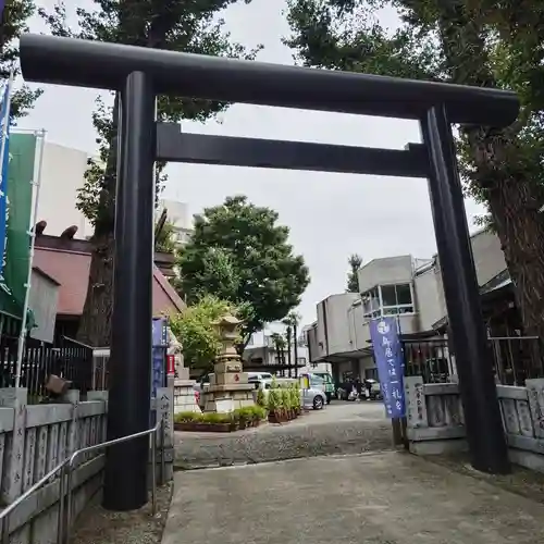 高円寺氷川神社の鳥居