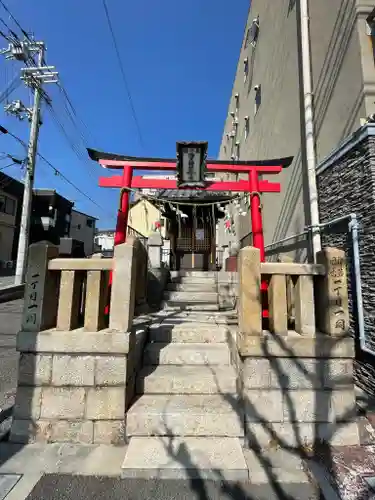 徳力稲荷神社の鳥居