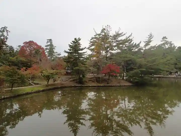 厳島神社(東大寺境内社)の庭園