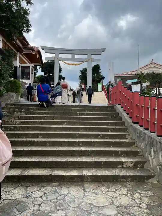 波上宮の{uncategorized: "未分類", other: "その他", undefined: "問題あり", building: "その他建物", grave: "お墓", sacred_gate: "鳥居", guardian: "狛犬", statue: "像", buddha: "仏像", history: "歴史", nature: "自然", garden: "庭園", animal: "動物", pagoda: "塔", temizu: "手水舎", mountain_gate: "山門・神門", sanctuary: "本殿・本堂", subordinate: "末社・摂社", art: "芸術", scenery: "景色", jizo: "地蔵", ema: "絵馬", goshuin: "御朱印", omikuji: "おみくじ", items: "授与品その他", amulet: "お守り", goshuincho: "御朱印帳", eats: "食事", festival: "お祭り", votive_dance: "神楽", shichigosan: "七五三参", wedding: "結婚式", experience: "体験その他", initially: "初詣", around: "周辺", anti_infection: "感染症対策"}