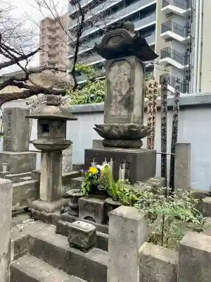 正洞院の{uncategorized: "未分類", other: "その他", undefined: "問題あり", building: "その他建物", grave: "お墓", sacred_gate: "鳥居", guardian: "狛犬", statue: "像", buddha: "仏像", history: "歴史", nature: "自然", garden: "庭園", animal: "動物", pagoda: "塔", temizu: "手水舎", mountain_gate: "山門・神門", sanctuary: "本殿・本堂", subordinate: "末社・摂社", art: "芸術", scenery: "景色", jizo: "地蔵", ema: "絵馬", goshuin: "御朱印", omikuji: "おみくじ", items: "授与品その他", amulet: "お守り", goshuincho: "御朱印帳", eats: "食事", festival: "お祭り", votive_dance: "神楽", shichigosan: "七五三参", wedding: "結婚式", experience: "体験その他", initially: "初詣", around: "周辺", anti_infection: "感染症対策"}