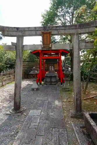 月眞院の鳥居