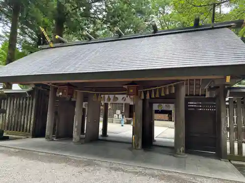 天岩戸神社の山門・神門