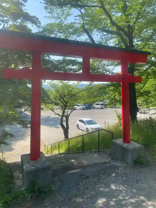 烏帽子山八幡宮の{uncategorized: "未分類", other: "その他", undefined: "問題あり", building: "その他建物", grave: "お墓", sacred_gate: "鳥居", guardian: "狛犬", statue: "像", buddha: "仏像", history: "歴史", nature: "自然", garden: "庭園", animal: "動物", pagoda: "塔", temizu: "手水舎", mountain_gate: "山門・神門", sanctuary: "本殿・本堂", subordinate: "末社・摂社", art: "芸術", scenery: "景色", jizo: "地蔵", ema: "絵馬", goshuin: "御朱印", omikuji: "おみくじ", items: "授与品その他", amulet: "お守り", goshuincho: "御朱印帳", eats: "食事", festival: "お祭り", votive_dance: "神楽", shichigosan: "七五三参", wedding: "結婚式", experience: "体験その他", initially: "初詣", around: "周辺", anti_infection: "感染症対策"}