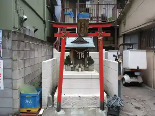 水元稲荷の鳥居