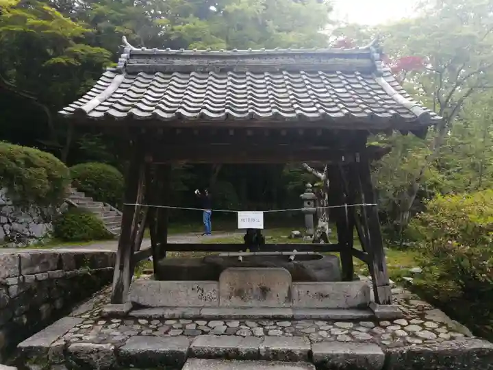 観心寺の手水舎