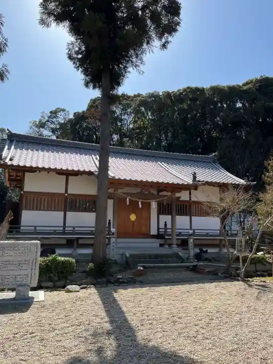 龍田大社の{uncategorized: "未分類", other: "その他", undefined: "問題あり", building: "その他建物", grave: "お墓", sacred_gate: "鳥居", guardian: "狛犬", statue: "像", buddha: "仏像", history: "歴史", nature: "自然", garden: "庭園", animal: "動物", pagoda: "塔", temizu: "手水舎", mountain_gate: "山門・神門", sanctuary: "本殿・本堂", subordinate: "末社・摂社", art: "芸術", scenery: "景色", jizo: "地蔵", ema: "絵馬", goshuin: "御朱印", omikuji: "おみくじ", items: "授与品その他", amulet: "お守り", goshuincho: "御朱印帳", eats: "食事", festival: "お祭り", votive_dance: "神楽", shichigosan: "七五三参", wedding: "結婚式", experience: "体験その他", initially: "初詣", around: "周辺", anti_infection: "感染症対策"}