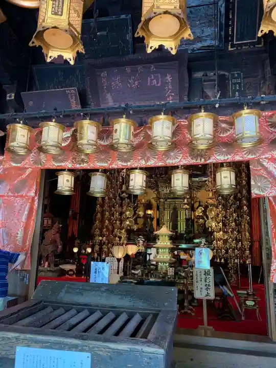 成相寺の本殿・本堂