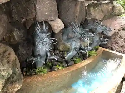 成田山深川不動堂(新勝寺東京別院)の狛犬