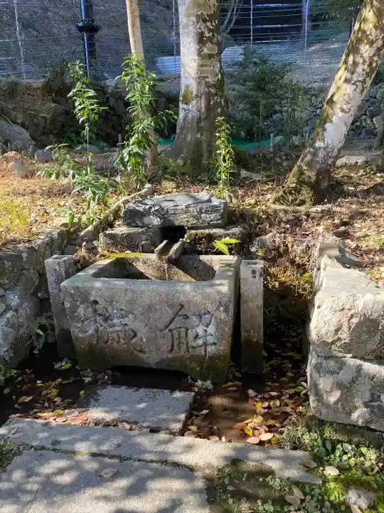 月読神社(松尾大社摂社)の手水舎