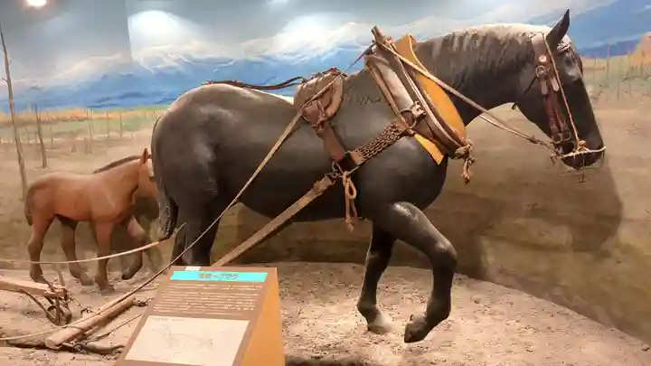 十勝輓馬神社の像