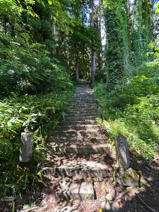 宝珠山 立石寺の{uncategorized: "未分類", other: "その他", undefined: "問題あり", building: "その他建物", grave: "お墓", sacred_gate: "鳥居", guardian: "狛犬", statue: "像", buddha: "仏像", history: "歴史", nature: "自然", garden: "庭園", animal: "動物", pagoda: "塔", temizu: "手水舎", mountain_gate: "山門・神門", sanctuary: "本殿・本堂", subordinate: "末社・摂社", art: "芸術", scenery: "景色", jizo: "地蔵", ema: "絵馬", goshuin: "御朱印", omikuji: "おみくじ", items: "授与品その他", amulet: "お守り", goshuincho: "御朱印帳", eats: "食事", festival: "お祭り", votive_dance: "神楽", shichigosan: "七五三参", wedding: "結婚式", experience: "体験その他", initially: "初詣", around: "周辺", anti_infection: "感染症対策"}