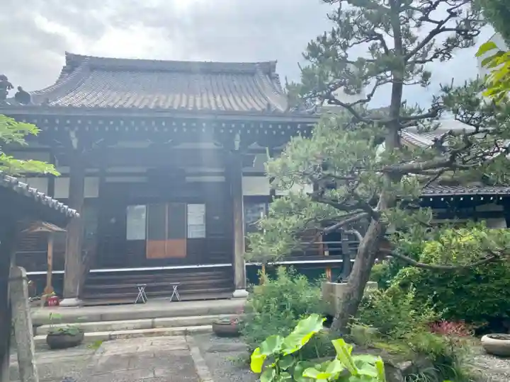 西蓮寺の本殿・本堂