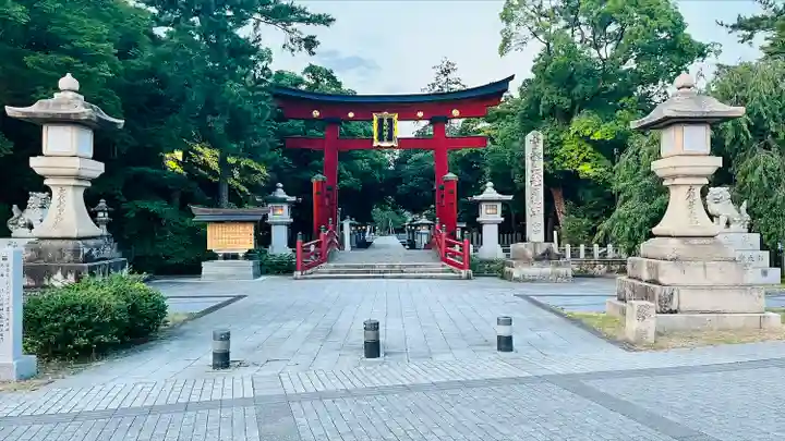 氣比神宮の鳥居