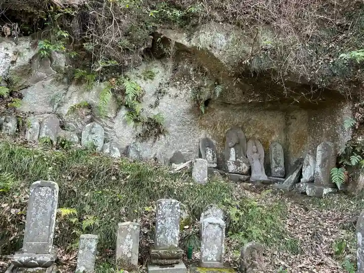 舎那院の{uncategorized: "未分類", other: "その他", undefined: "問題あり", building: "その他建物", grave: "お墓", sacred_gate: "鳥居", guardian: "狛犬", statue: "像", buddha: "仏像", history: "歴史", nature: "自然", garden: "庭園", animal: "動物", pagoda: "塔", temizu: "手水舎", mountain_gate: "山門・神門", sanctuary: "本殿・本堂", subordinate: "末社・摂社", art: "芸術", scenery: "景色", jizo: "地蔵", ema: "絵馬", goshuin: "御朱印", omikuji: "おみくじ", items: "授与品その他", amulet: "お守り", goshuincho: "御朱印帳", eats: "食事", festival: "お祭り", votive_dance: "神楽", shichigosan: "七五三参", wedding: "結婚式", experience: "体験その他", initially: "初詣", around: "周辺", anti_infection: "感染症対策"}