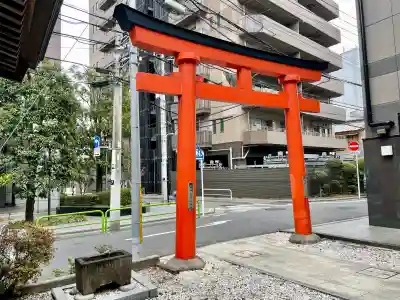 境稲荷神社の{uncategorized: "未分類", other: "その他", undefined: "問題あり", building: "その他建物", grave: "お墓", sacred_gate: "鳥居", guardian: "狛犬", statue: "像", buddha: "仏像", history: "歴史", nature: "自然", garden: "庭園", animal: "動物", pagoda: "塔", temizu: "手水舎", mountain_gate: "山門・神門", sanctuary: "本殿・本堂", subordinate: "末社・摂社", art: "芸術", scenery: "景色", jizo: "地蔵", ema: "絵馬", goshuin: "御朱印", omikuji: "おみくじ", items: "授与品その他", amulet: "お守り", goshuincho: "御朱印帳", eats: "食事", festival: "お祭り", votive_dance: "神楽", shichigosan: "七五三参", wedding: "結婚式", experience: "体験その他", initially: "初詣", around: "周辺", anti_infection: "感染症対策"}