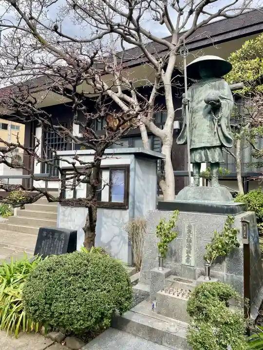 寳蓮寺の{uncategorized: "未分類", other: "その他", undefined: "問題あり", building: "その他建物", grave: "お墓", sacred_gate: "鳥居", guardian: "狛犬", statue: "像", buddha: "仏像", history: "歴史", nature: "自然", garden: "庭園", animal: "動物", pagoda: "塔", temizu: "手水舎", mountain_gate: "山門・神門", sanctuary: "本殿・本堂", subordinate: "末社・摂社", art: "芸術", scenery: "景色", jizo: "地蔵", ema: "絵馬", goshuin: "御朱印", omikuji: "おみくじ", items: "授与品その他", amulet: "お守り", goshuincho: "御朱印帳", eats: "食事", festival: "お祭り", votive_dance: "神楽", shichigosan: "七五三参", wedding: "結婚式", experience: "体験その他", initially: "初詣", around: "周辺", anti_infection: "感染症対策"}