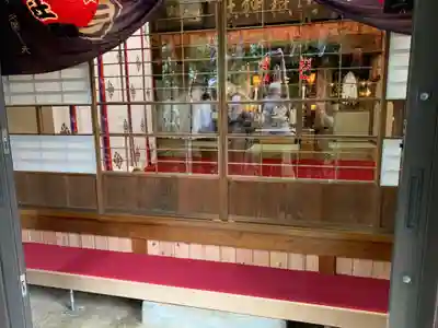 横浜御嶽神社の本殿・本堂