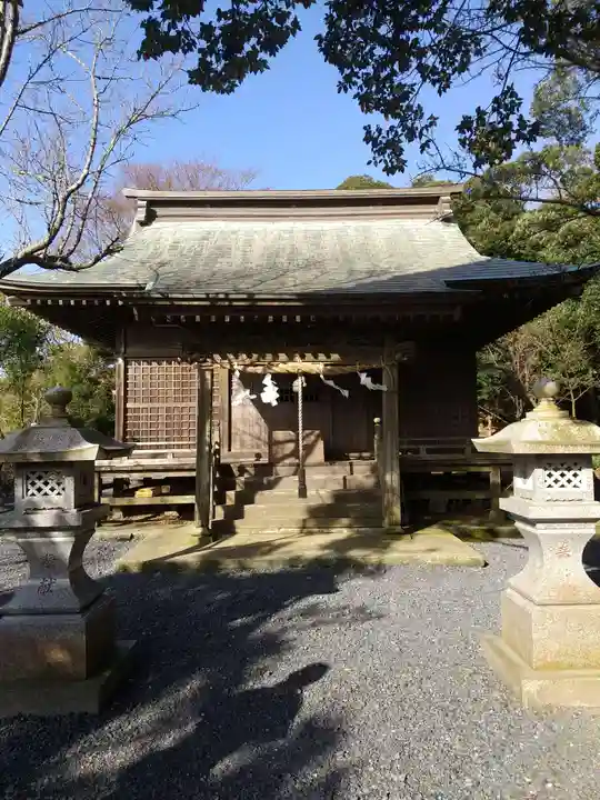与利幾神社の本殿・本堂