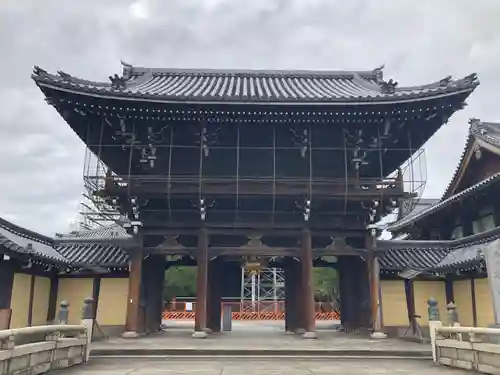 興正寺の山門・神門