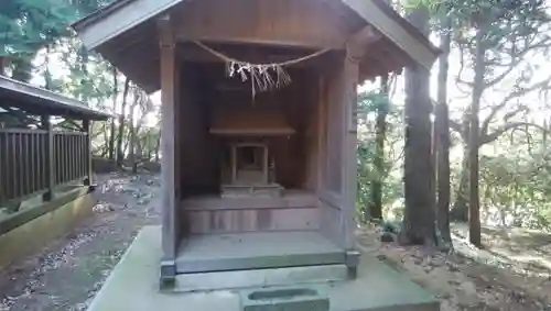 甕森神社の本殿