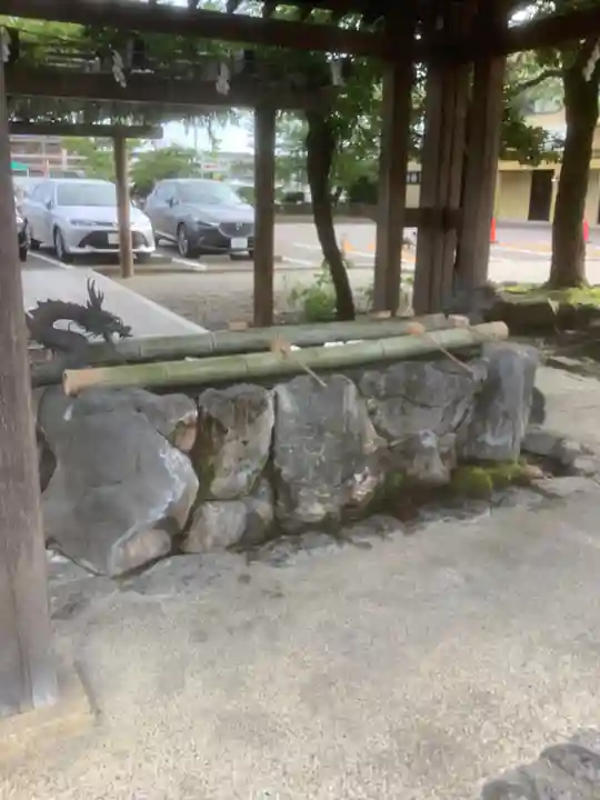 田縣神社の手水舎