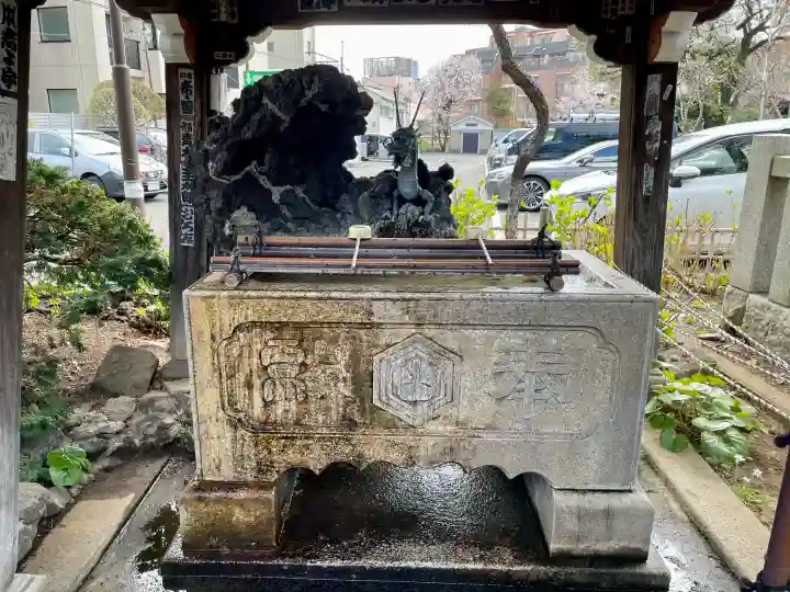 白山神社の{uncategorized: "未分類", other: "その他", undefined: "問題あり", building: "その他建物", grave: "お墓", sacred_gate: "鳥居", guardian: "狛犬", statue: "像", buddha: "仏像", history: "歴史", nature: "自然", garden: "庭園", animal: "動物", pagoda: "塔", temizu: "手水舎", mountain_gate: "山門・神門", sanctuary: "本殿・本堂", subordinate: "末社・摂社", art: "芸術", scenery: "景色", jizo: "地蔵", ema: "絵馬", goshuin: "御朱印", omikuji: "おみくじ", items: "授与品その他", amulet: "お守り", goshuincho: "御朱印帳", eats: "食事", festival: "お祭り", votive_dance: "神楽", shichigosan: "七五三参", wedding: "結婚式", experience: "体験その他", initially: "初詣", around: "周辺", anti_infection: "感染症対策"}