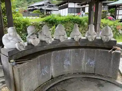 八浄寺の{uncategorized: "未分類", other: "その他", undefined: "問題あり", building: "その他建物", grave: "お墓", sacred_gate: "鳥居", guardian: "狛犬", statue: "像", buddha: "仏像", history: "歴史", nature: "自然", garden: "庭園", animal: "動物", pagoda: "塔", temizu: "手水舎", mountain_gate: "山門・神門", sanctuary: "本殿・本堂", subordinate: "末社・摂社", art: "芸術", scenery: "景色", jizo: "地蔵", ema: "絵馬", goshuin: "御朱印", omikuji: "おみくじ", items: "授与品その他", amulet: "お守り", goshuincho: "御朱印帳", eats: "食事", festival: "お祭り", votive_dance: "神楽", shichigosan: "七五三参", wedding: "結婚式", experience: "体験その他", initially: "初詣", around: "周辺", anti_infection: "感染症対策"}