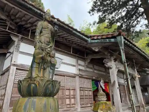 大王寺の{uncategorized: "未分類", other: "その他", undefined: "問題あり", building: "その他建物", grave: "お墓", sacred_gate: "鳥居", guardian: "狛犬", statue: "像", buddha: "仏像", history: "歴史", nature: "自然", garden: "庭園", animal: "動物", pagoda: "塔", temizu: "手水舎", mountain_gate: "山門・神門", sanctuary: "本殿・本堂", subordinate: "末社・摂社", art: "芸術", scenery: "景色", jizo: "地蔵", ema: "絵馬", goshuin: "御朱印", omikuji: "おみくじ", items: "授与品その他", amulet: "お守り", goshuincho: "御朱印帳", eats: "食事", festival: "お祭り", votive_dance: "神楽", shichigosan: "七五三参", wedding: "結婚式", experience: "体験その他", initially: "初詣", around: "周辺", anti_infection: "感染症対策"}