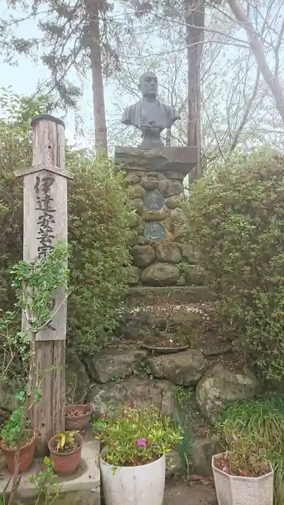 涌谷神社の像