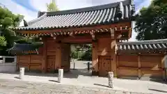 西新井大師総持寺の山門