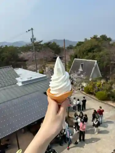 千光寺の{uncategorized: "未分類", other: "その他", undefined: "問題あり", building: "その他建物", grave: "お墓", sacred_gate: "鳥居", guardian: "狛犬", statue: "像", buddha: "仏像", history: "歴史", nature: "自然", garden: "庭園", animal: "動物", pagoda: "塔", temizu: "手水舎", mountain_gate: "山門・神門", sanctuary: "本殿・本堂", subordinate: "末社・摂社", art: "芸術", scenery: "景色", jizo: "地蔵", ema: "絵馬", goshuin: "御朱印", omikuji: "おみくじ", items: "授与品その他", amulet: "お守り", goshuincho: "御朱印帳", eats: "食事", festival: "お祭り", votive_dance: "神楽", shichigosan: "七五三参", wedding: "結婚式", experience: "体験その他", initially: "初詣", around: "周辺", anti_infection: "感染症対策"}