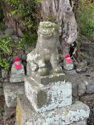 初木神社の{uncategorized: "未分類", other: "その他", undefined: "問題あり", building: "その他建物", grave: "お墓", sacred_gate: "鳥居", guardian: "狛犬", statue: "像", buddha: "仏像", history: "歴史", nature: "自然", garden: "庭園", animal: "動物", pagoda: "塔", temizu: "手水舎", mountain_gate: "山門・神門", sanctuary: "本殿・本堂", subordinate: "末社・摂社", art: "芸術", scenery: "景色", jizo: "地蔵", ema: "絵馬", goshuin: "御朱印", omikuji: "おみくじ", items: "授与品その他", amulet: "お守り", goshuincho: "御朱印帳", eats: "食事", festival: "お祭り", votive_dance: "神楽", shichigosan: "七五三参", wedding: "結婚式", experience: "体験その他", initially: "初詣", around: "周辺", anti_infection: "感染症対策"}